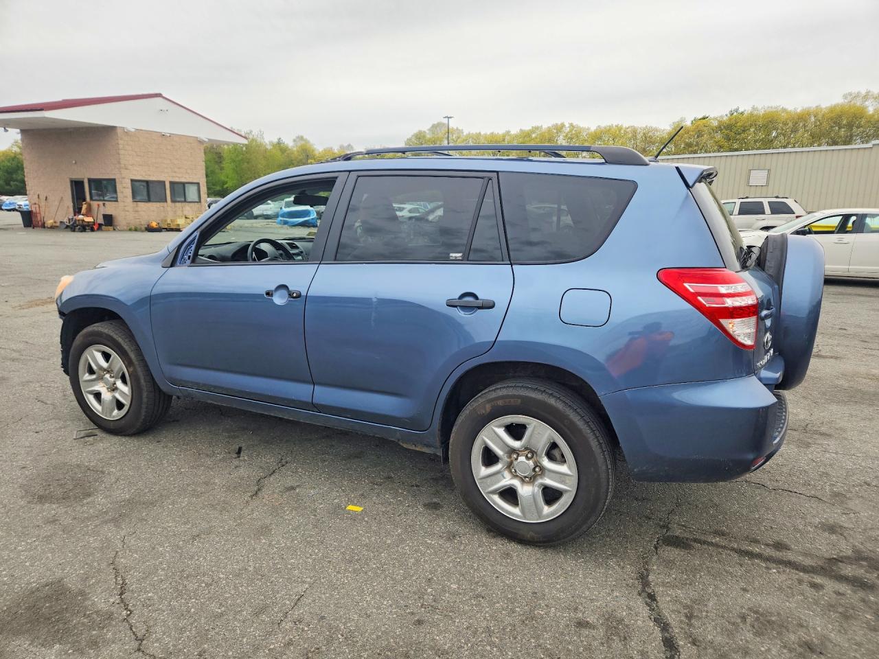 2010 TOYOTA RAV4 BASE photo 4