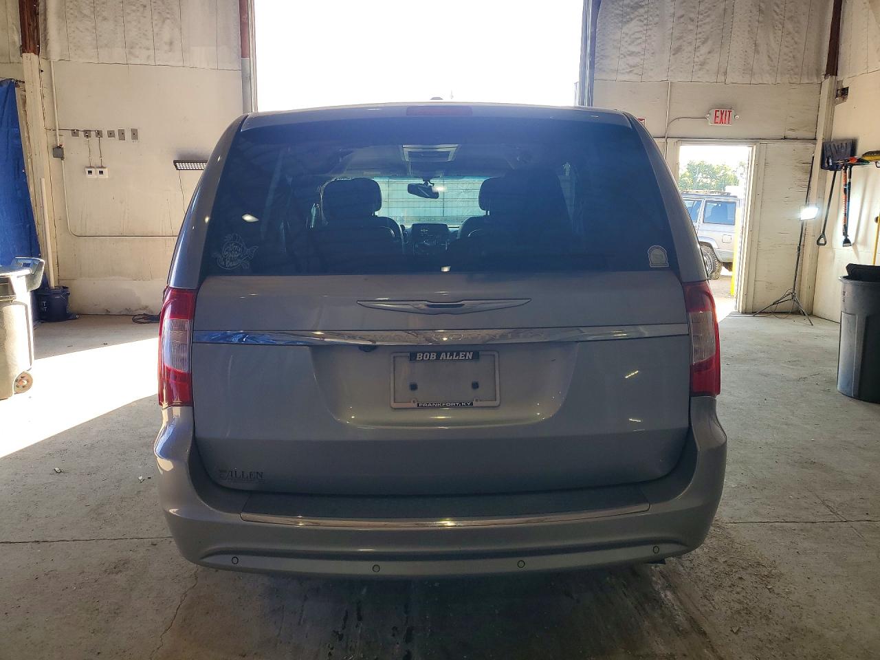 2015 CHRYSLER TOWN & COUNTRY TOURING L photo 11
