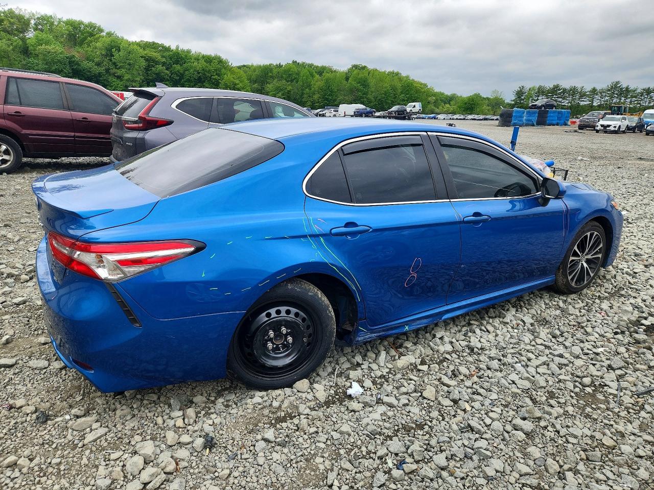 2018 TOYOTA CAMRY SE photo 7