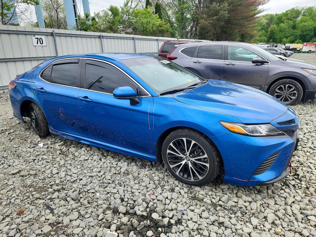 2018 TOYOTA CAMRY SE photo 10