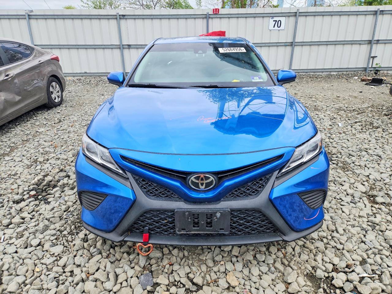 2018 TOYOTA CAMRY SE photo 13
