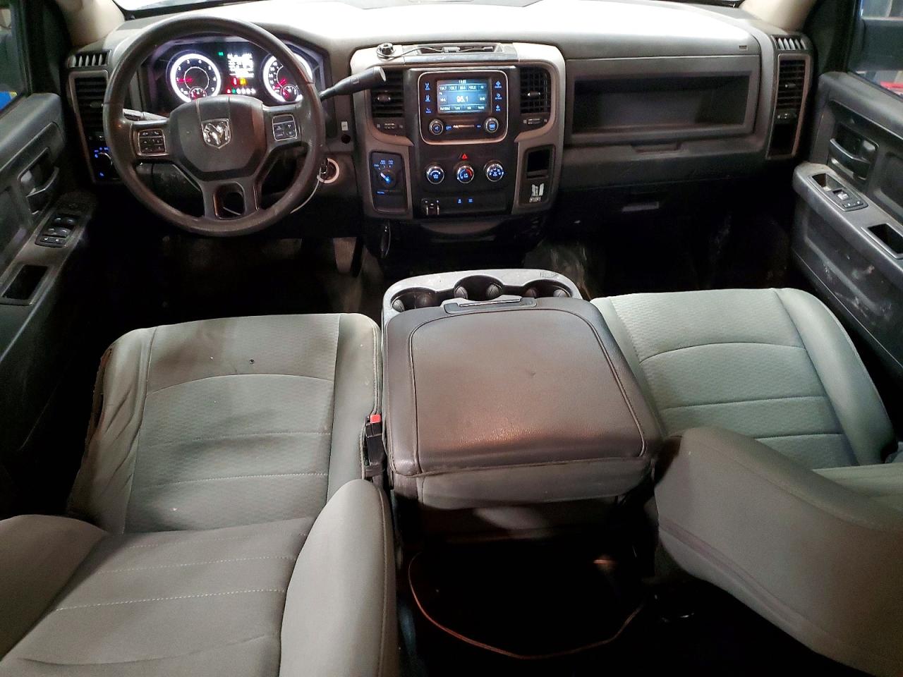 2017 RAM 2500 ST photo 8