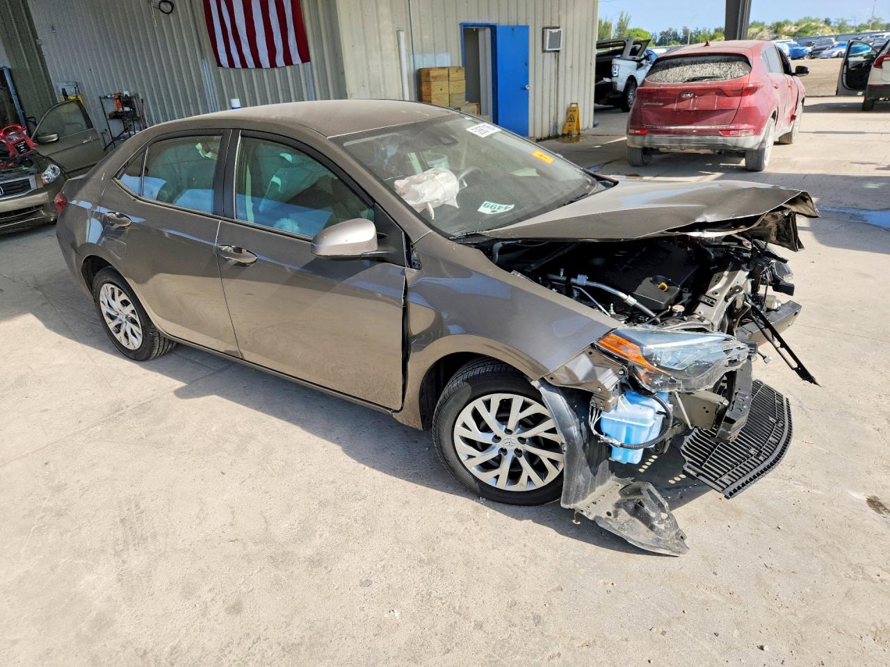 2019 TOYOTA COROLLA LE photo 7