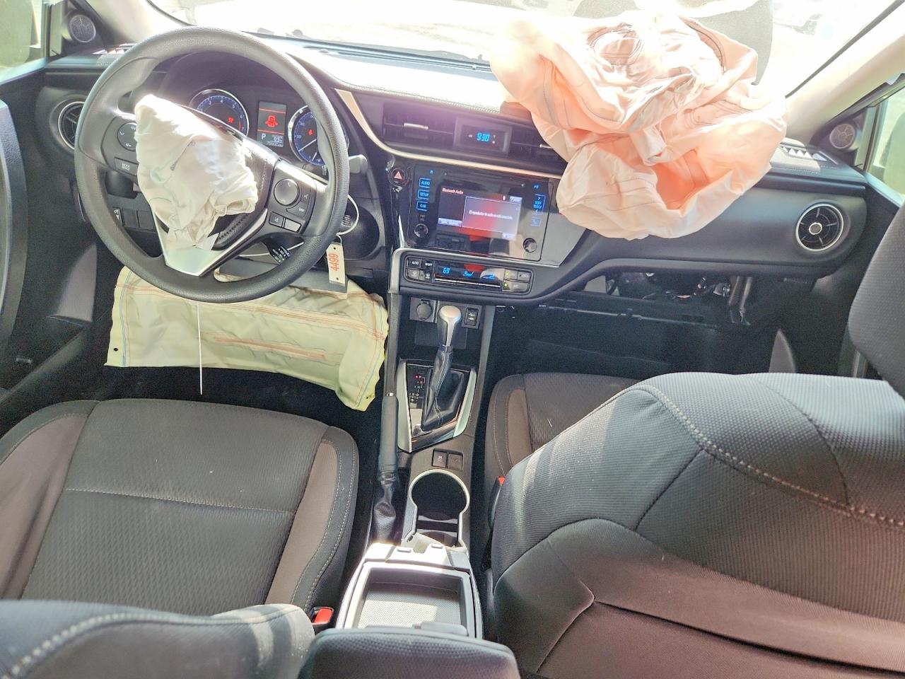 2019 TOYOTA COROLLA LE photo 15
