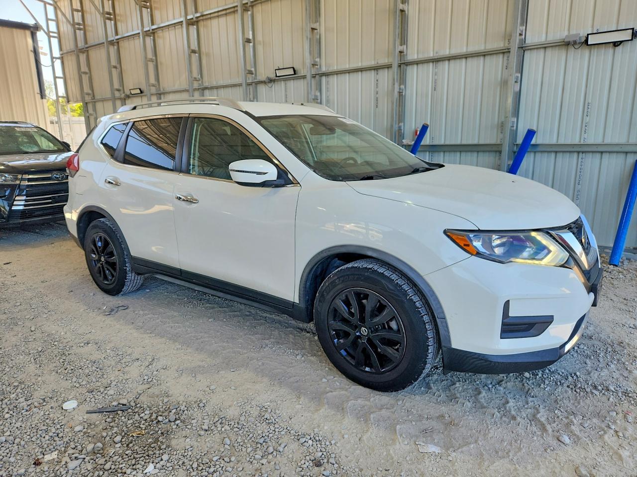 2020 NISSAN ROGUE SV photo 4