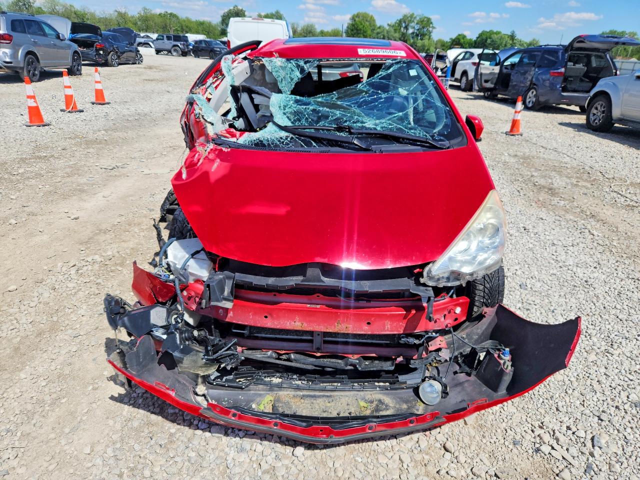 2013 TOYOTA PRIUS C FOUR photo 13