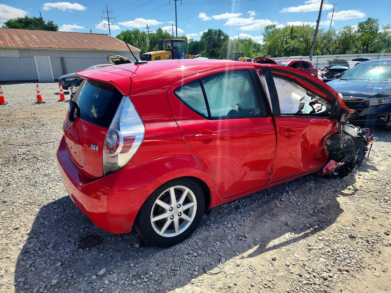 2013 TOYOTA PRIUS C FOUR photo 7