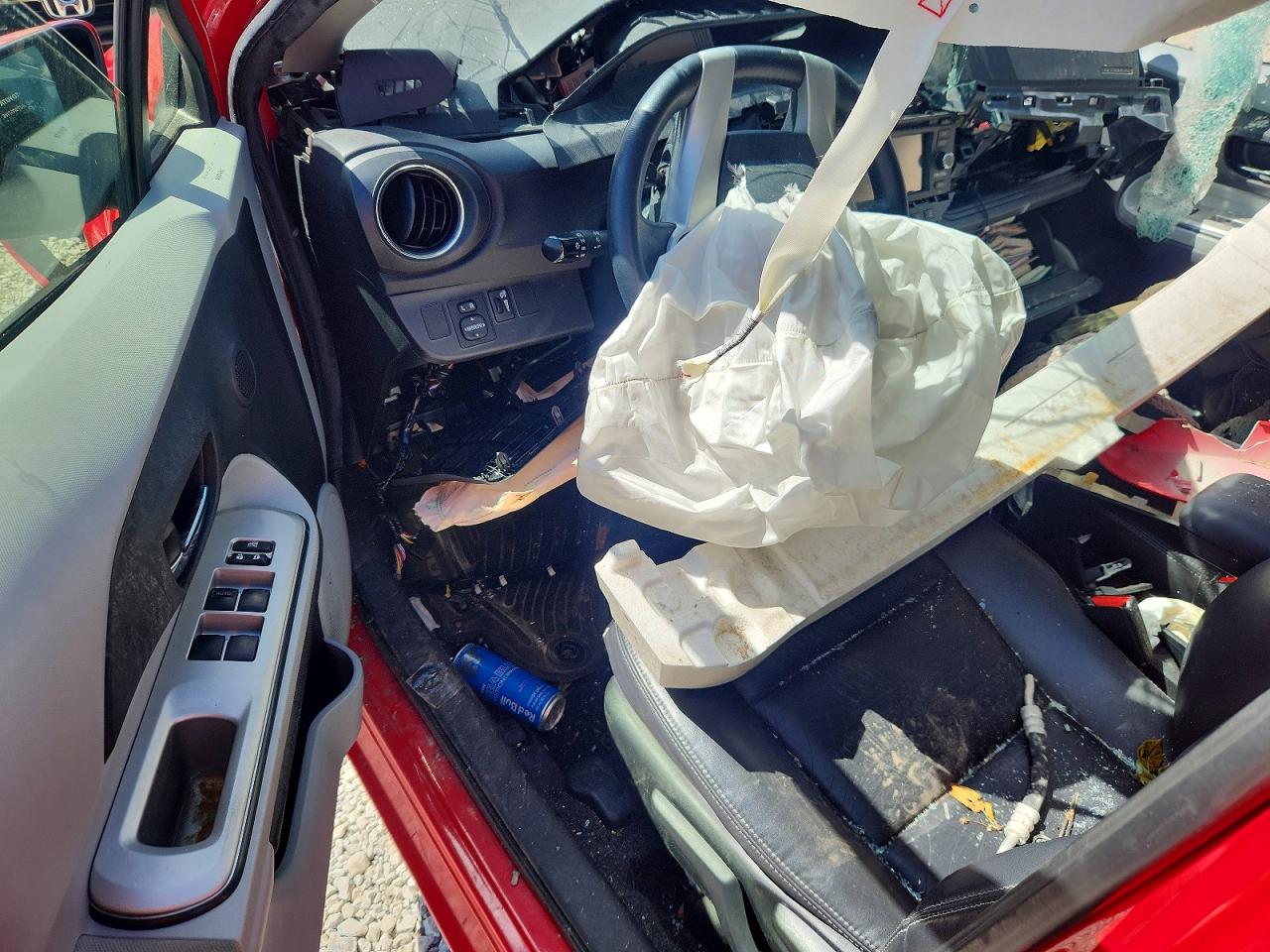 2013 TOYOTA PRIUS C FOUR photo 22