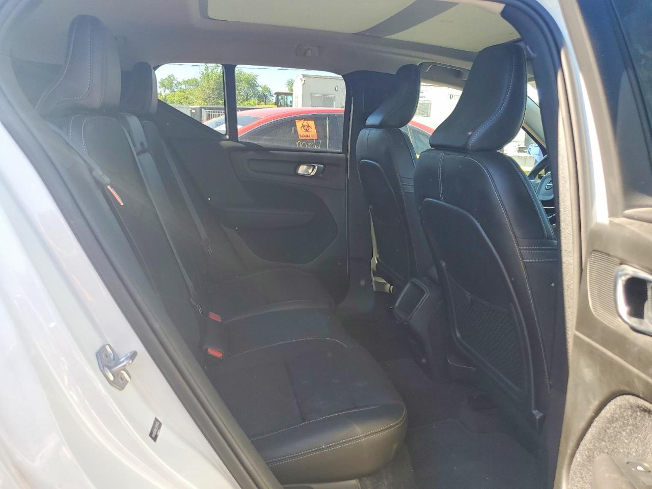 2020 VOLVO XC40 T5 MOMENTUM photo 19