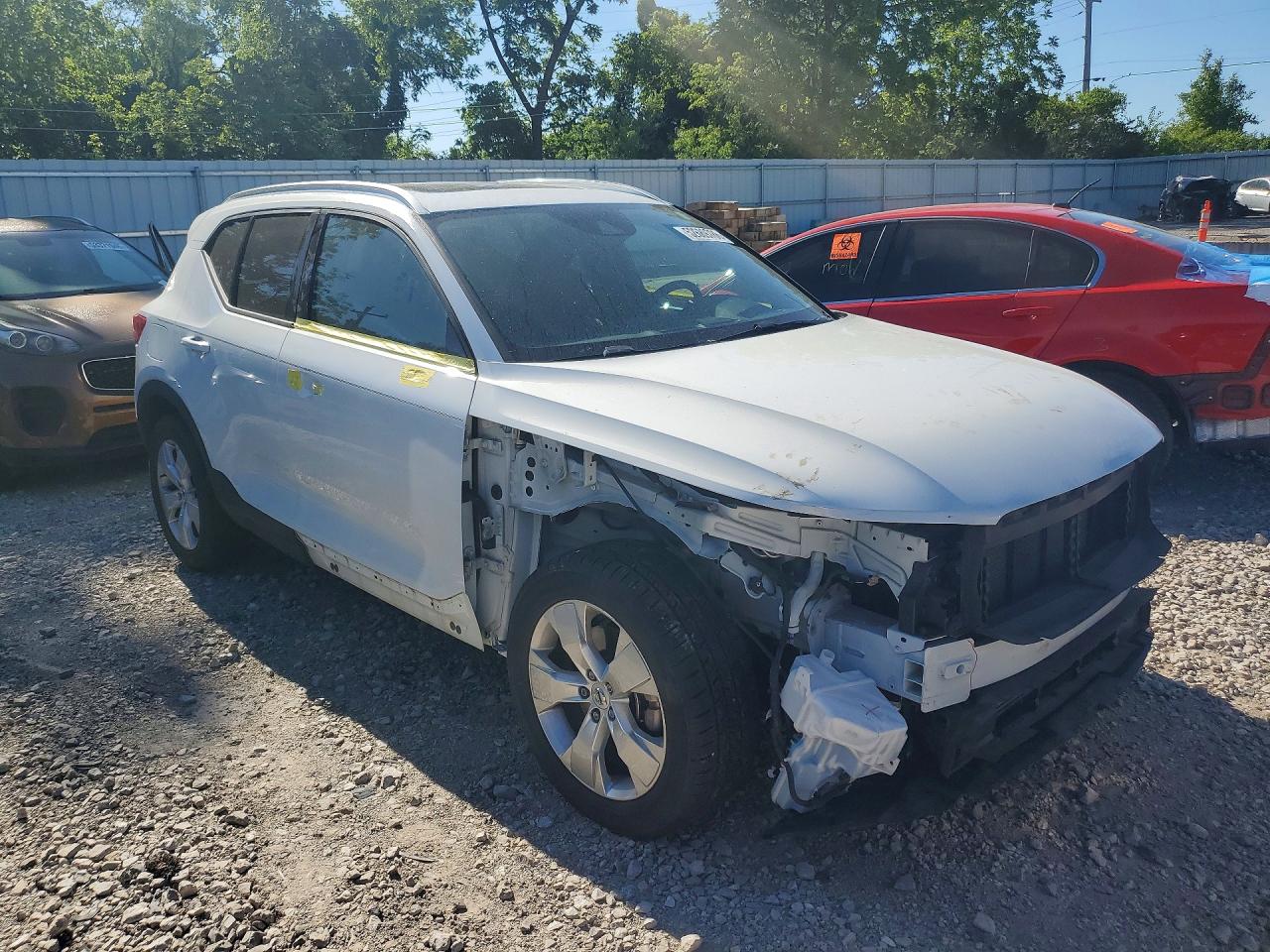 2020 VOLVO XC40 T5 MOMENTUM photo 7