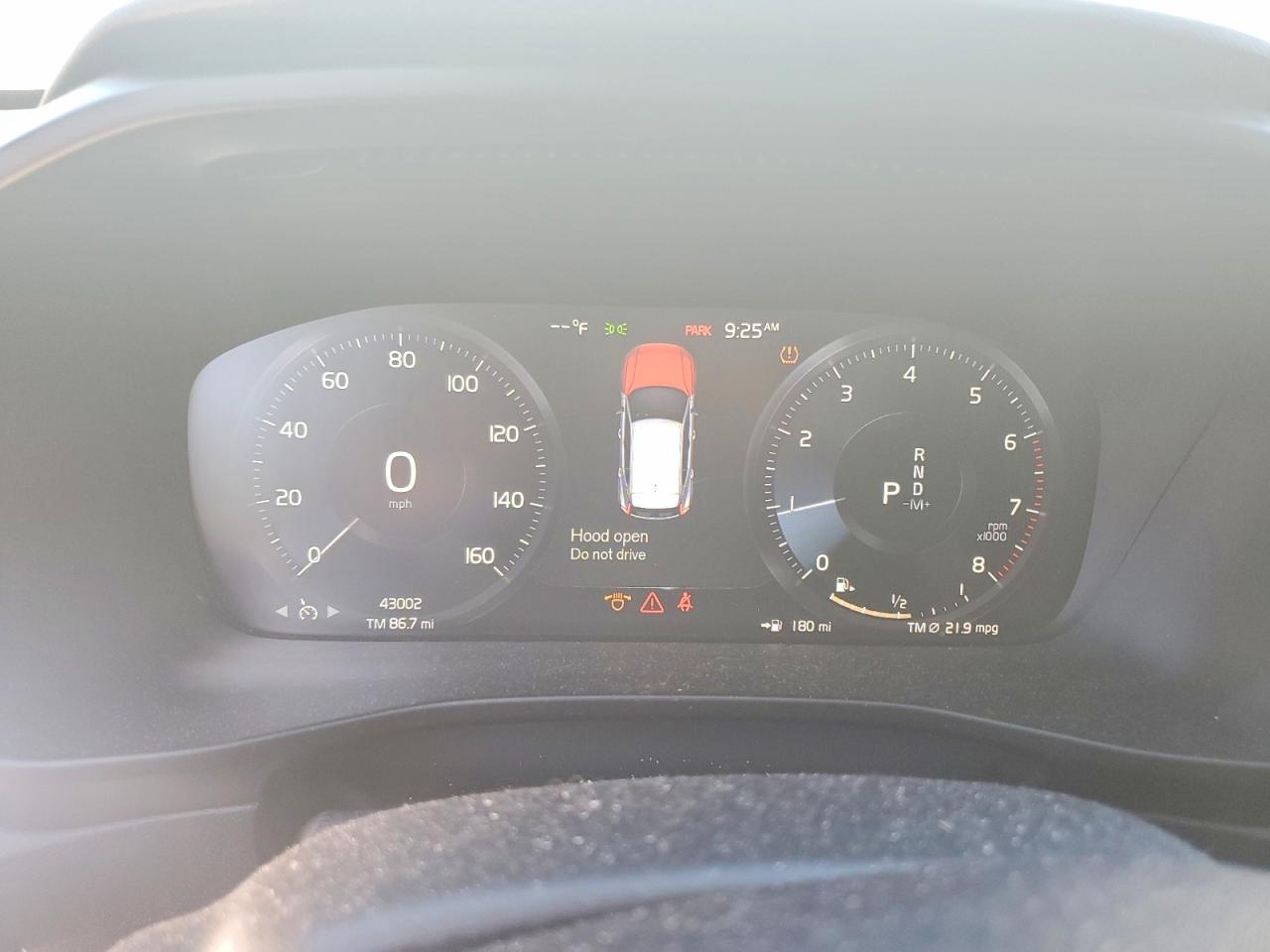 2020 VOLVO XC40 T5 MOMENTUM photo 17