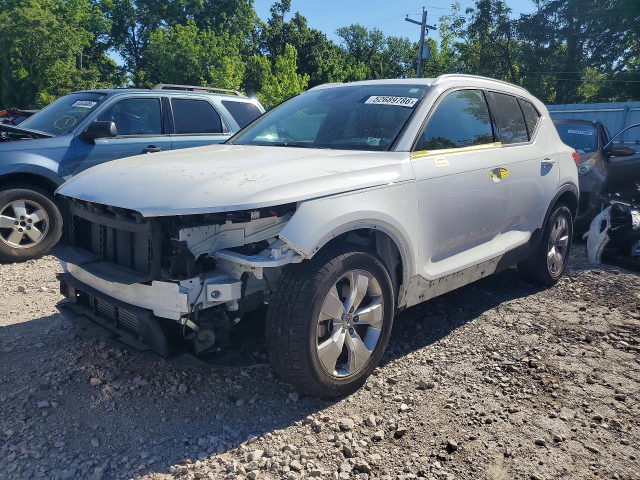 2020 VOLVO XC40