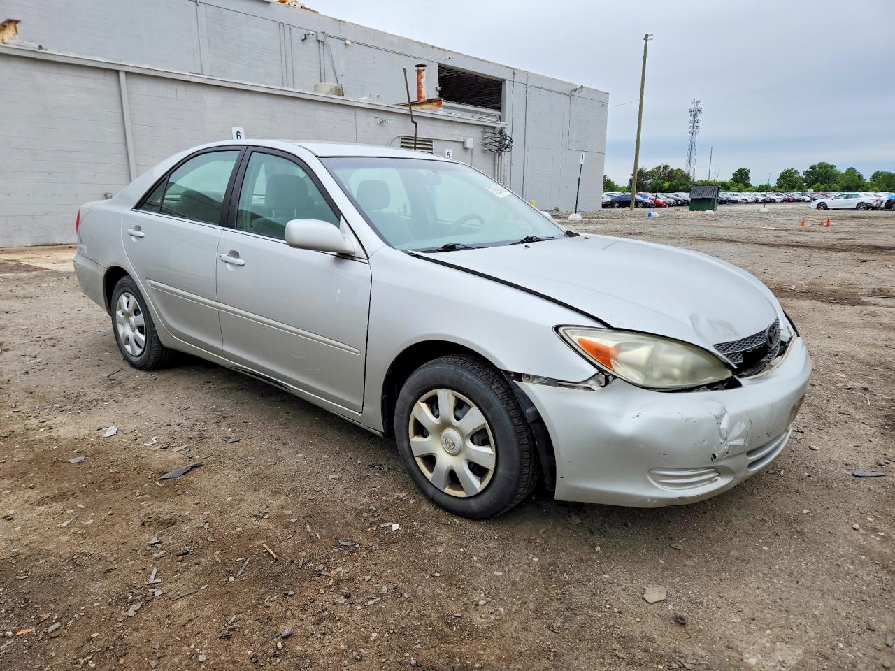 2004 TOYOTA CAMRY LE photo 7