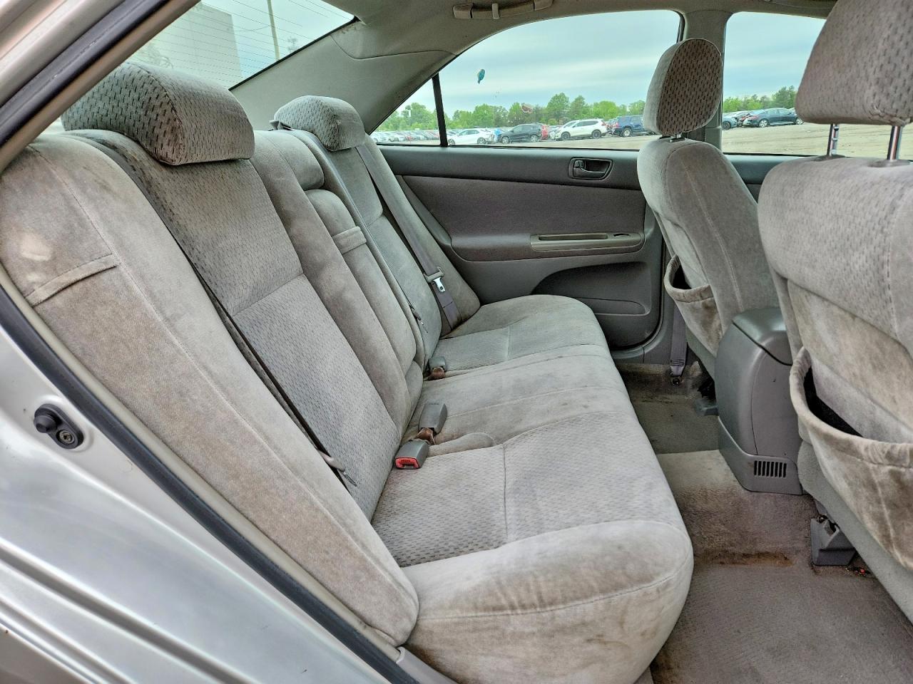 2004 TOYOTA CAMRY LE photo 19