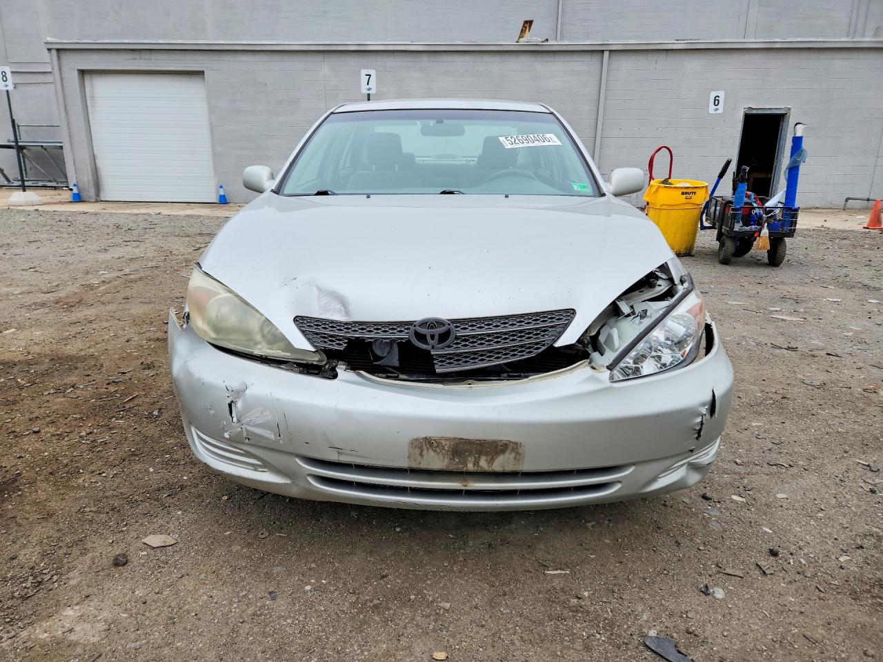 2004 TOYOTA CAMRY LE photo 9