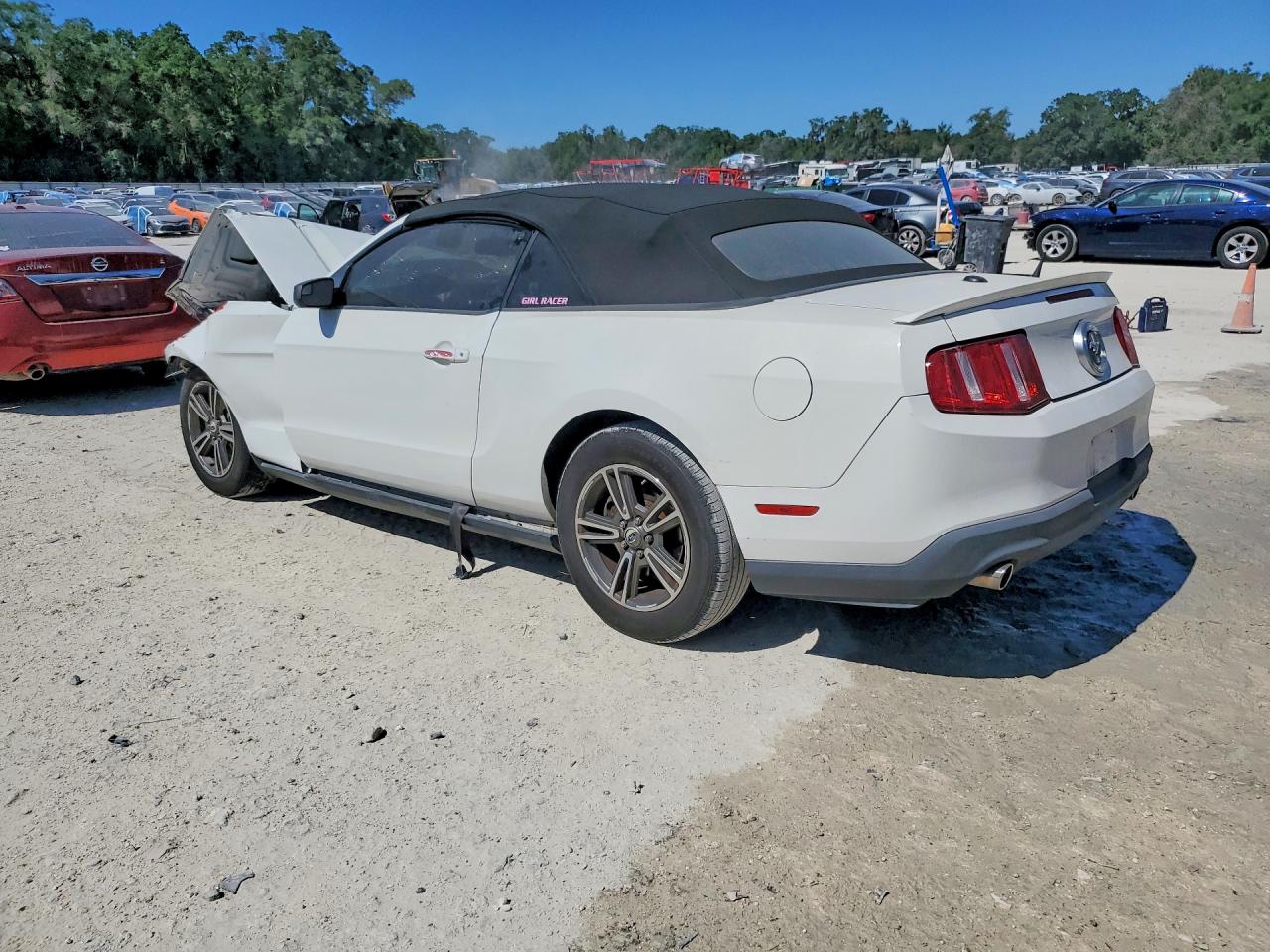 2012 FORD MUSTANG photo 2