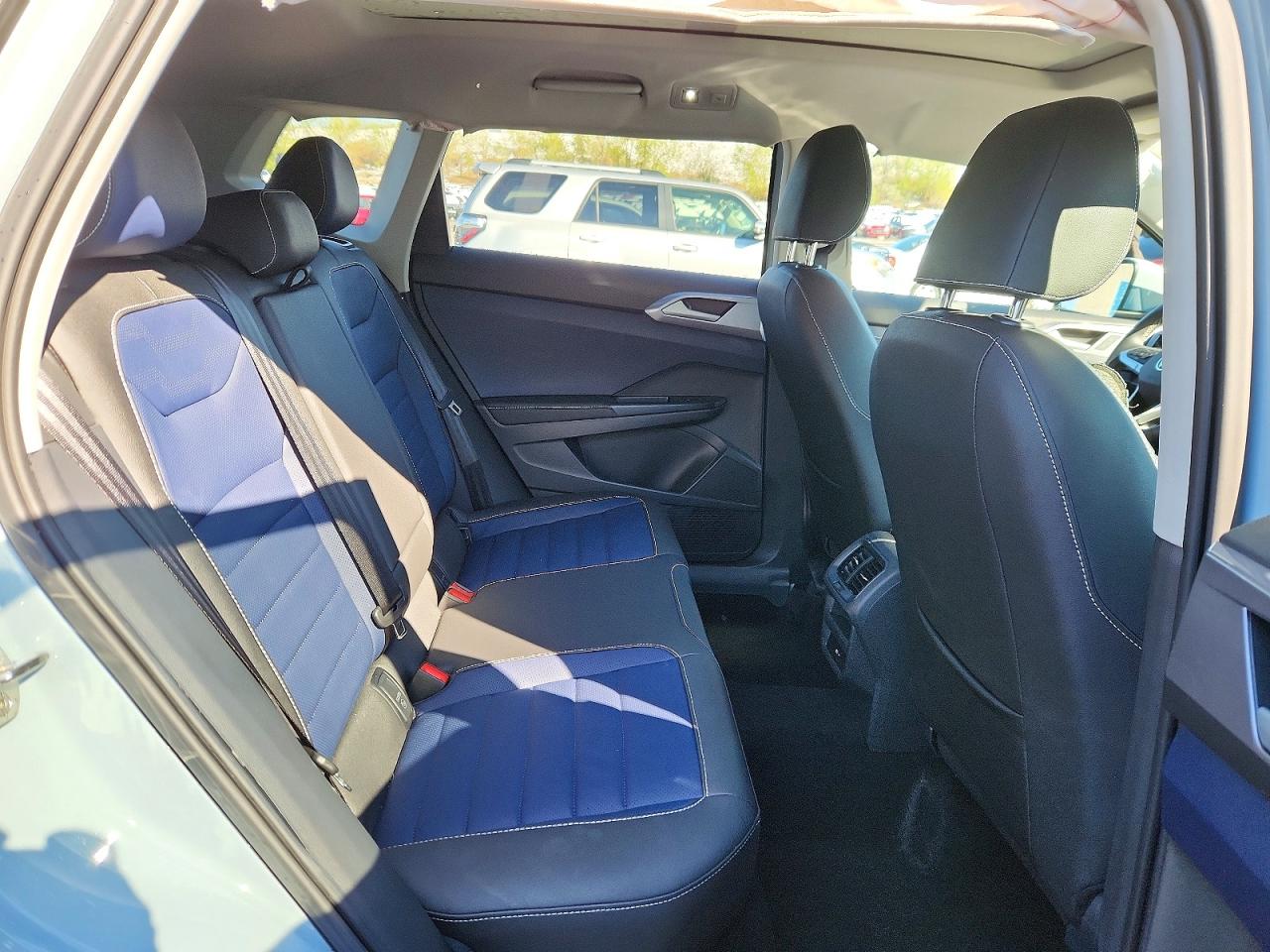 2025 VOLKSWAGEN TAOS SEL photo 21