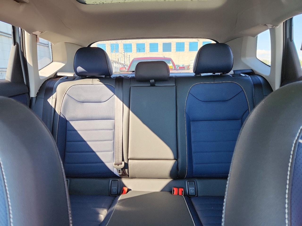 2025 VOLKSWAGEN TAOS SEL photo 19