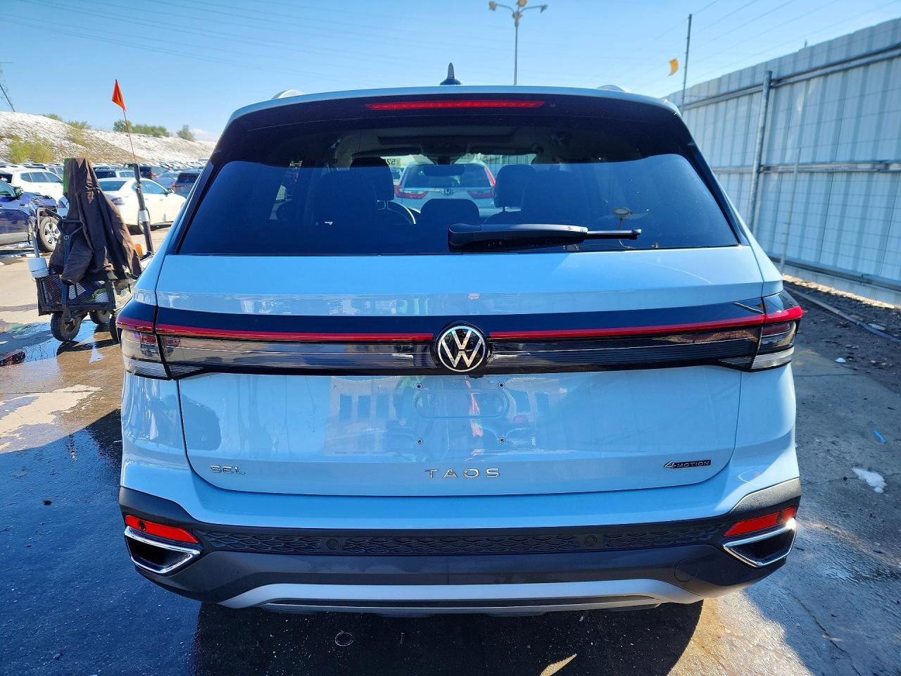 2025 VOLKSWAGEN TAOS SEL photo 11