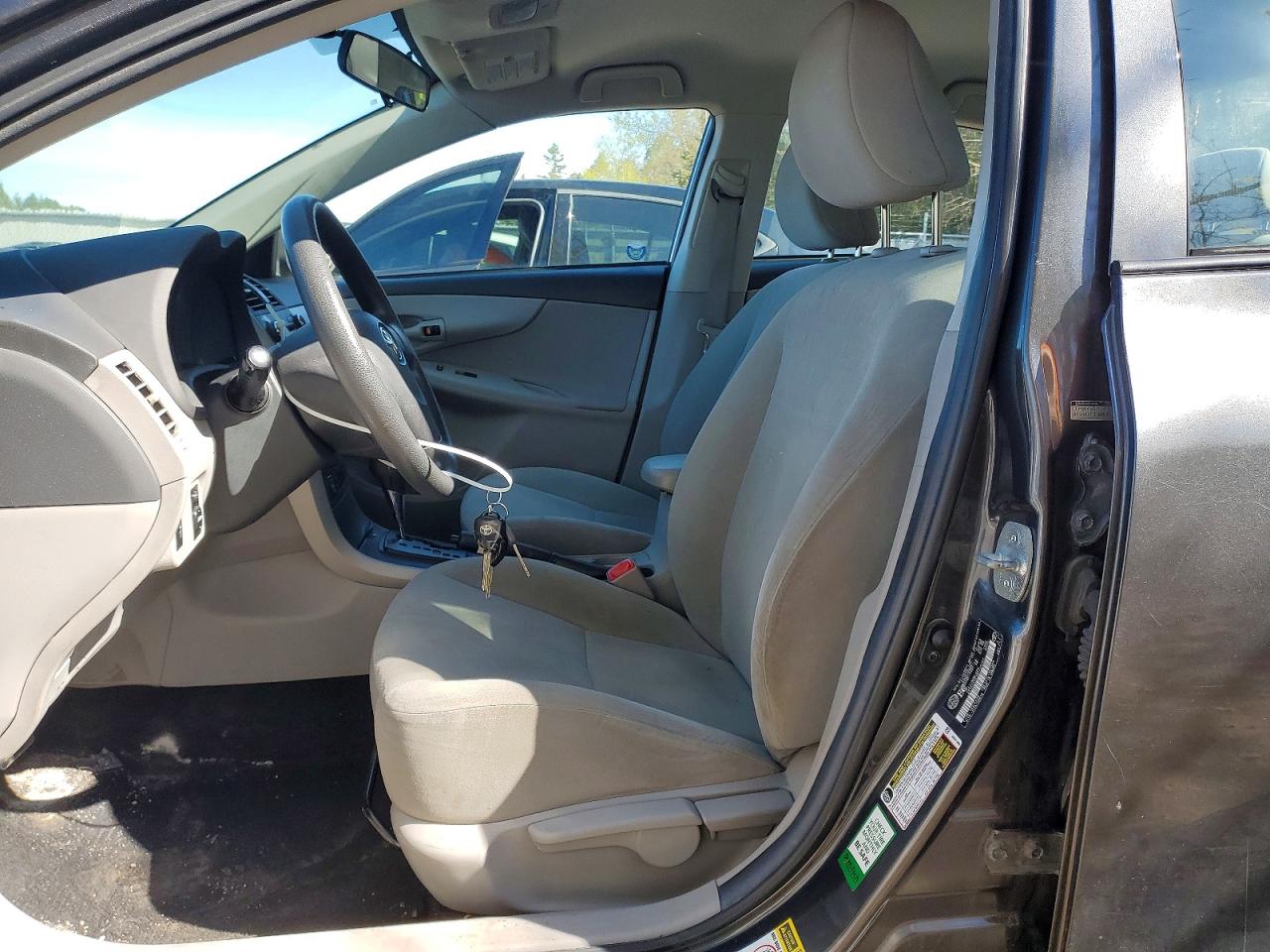 2011 TOYOTA COROLLA BASE photo 19