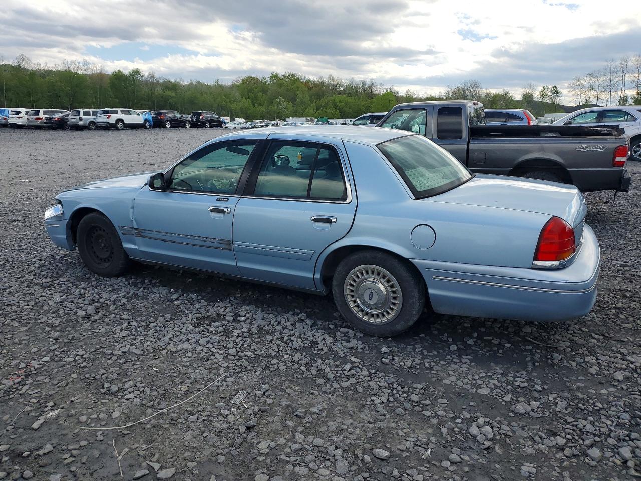 2001 FORD CROWN VICTORIA photo 4