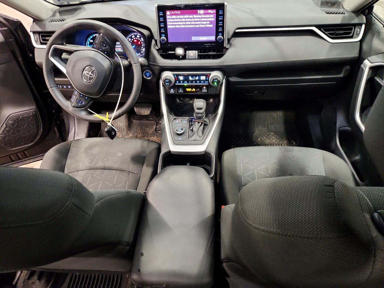 2022 TOYOTA RAV4 XLE photo 22