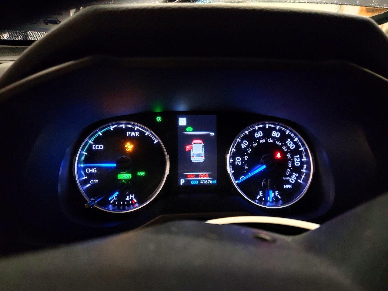 2022 TOYOTA RAV4 XLE photo 25