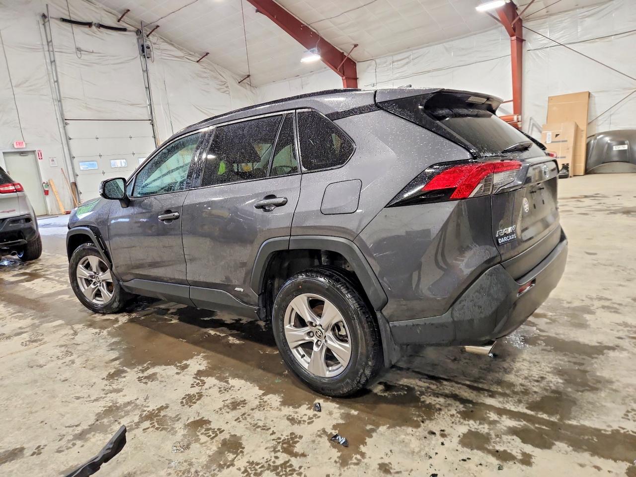 2022 TOYOTA RAV4 XLE photo 4