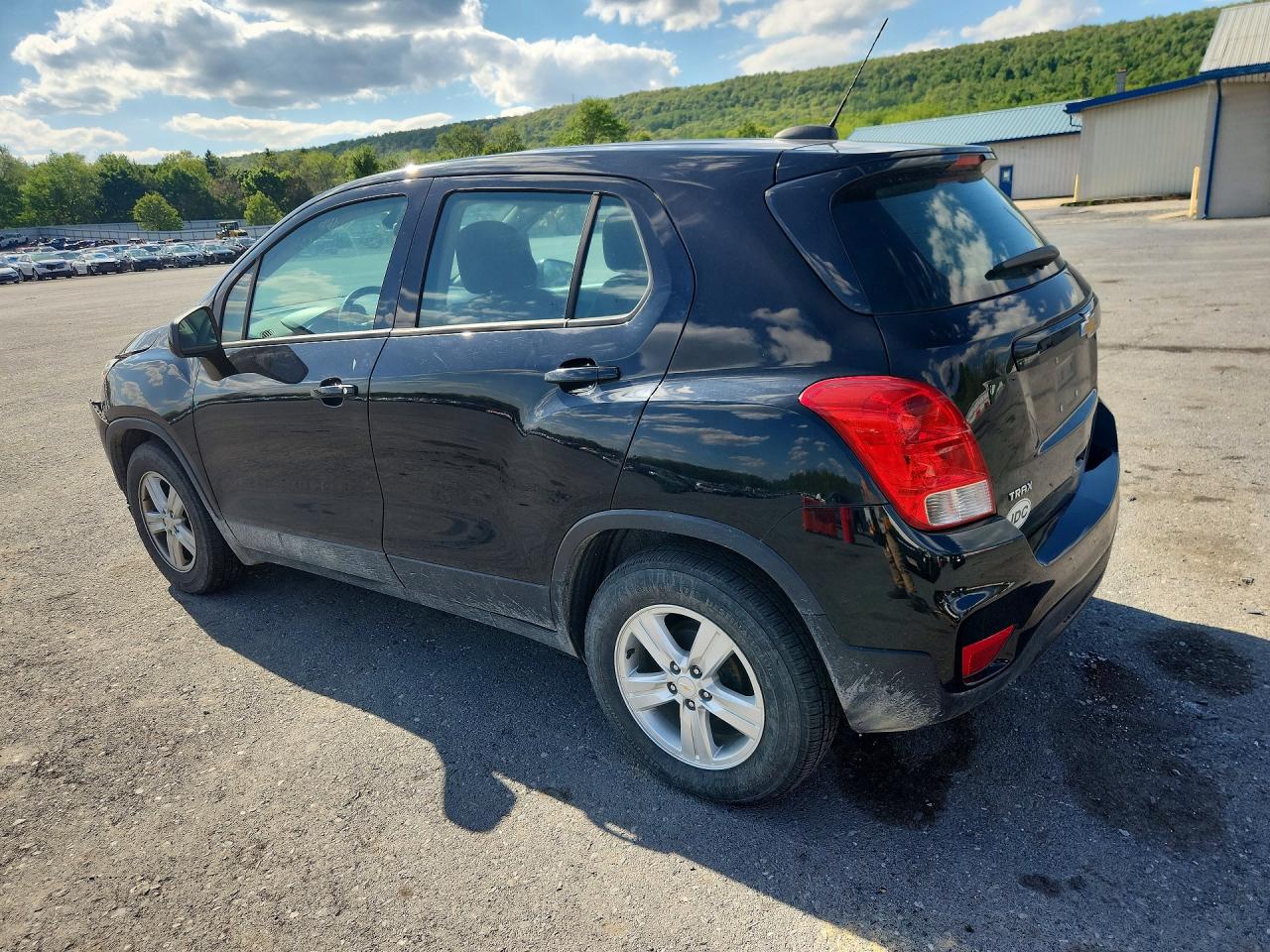 2020 CHEVROLET TRAX LS photo 4