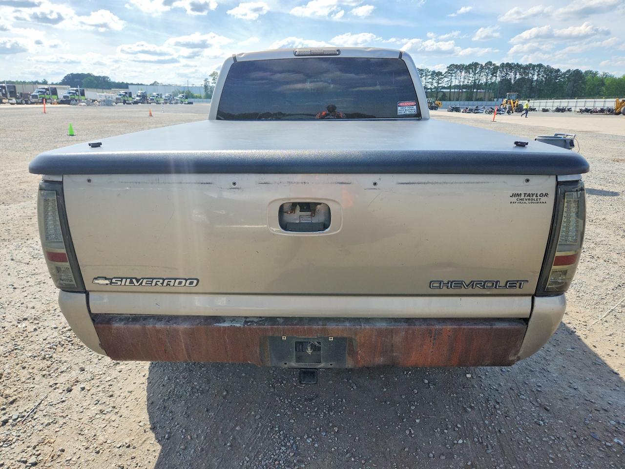 2003 CHEVROLET SILVERADO C1500 photo 6