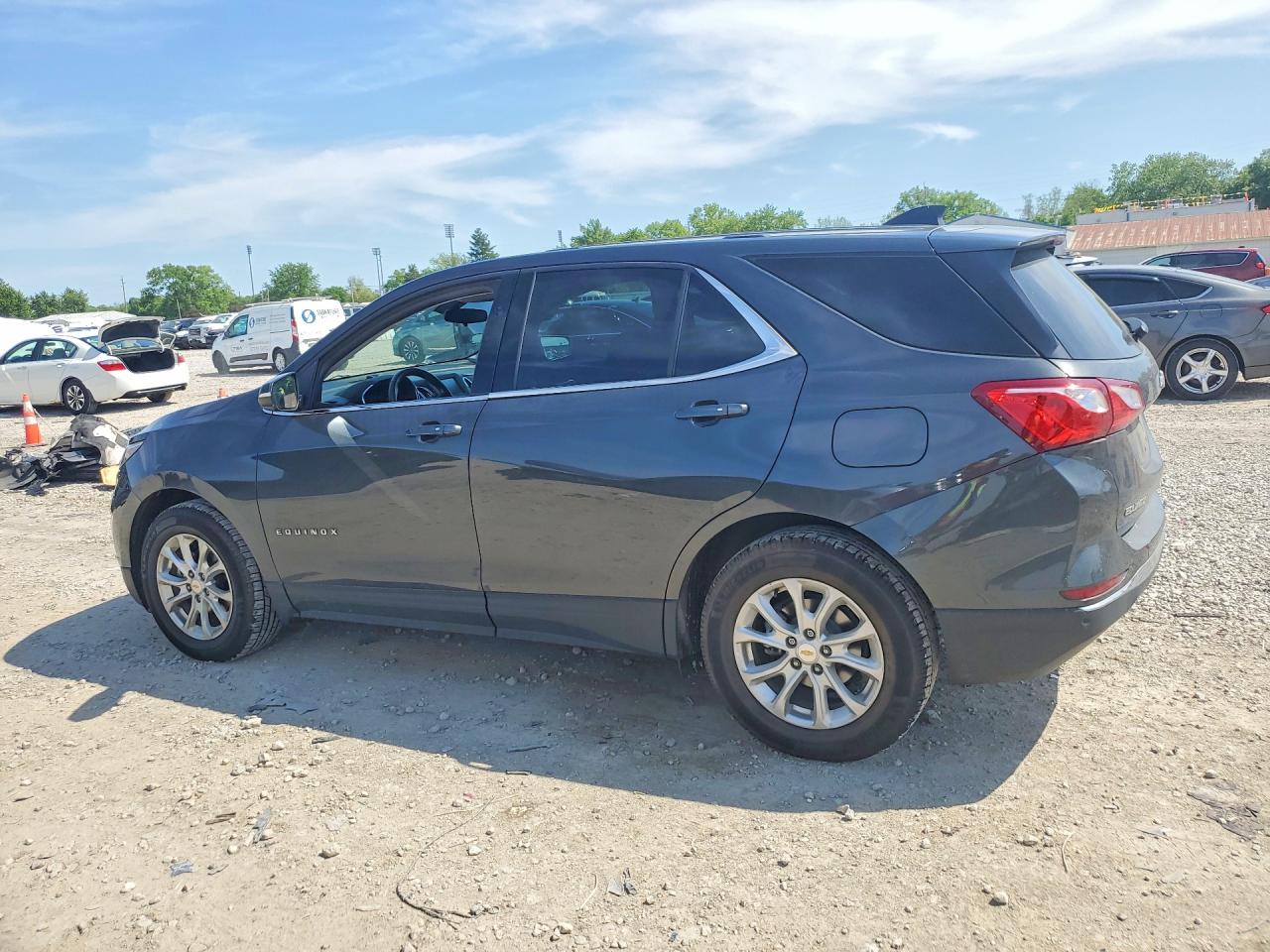 2018 CHEVROLET EQUINOX LT photo 2