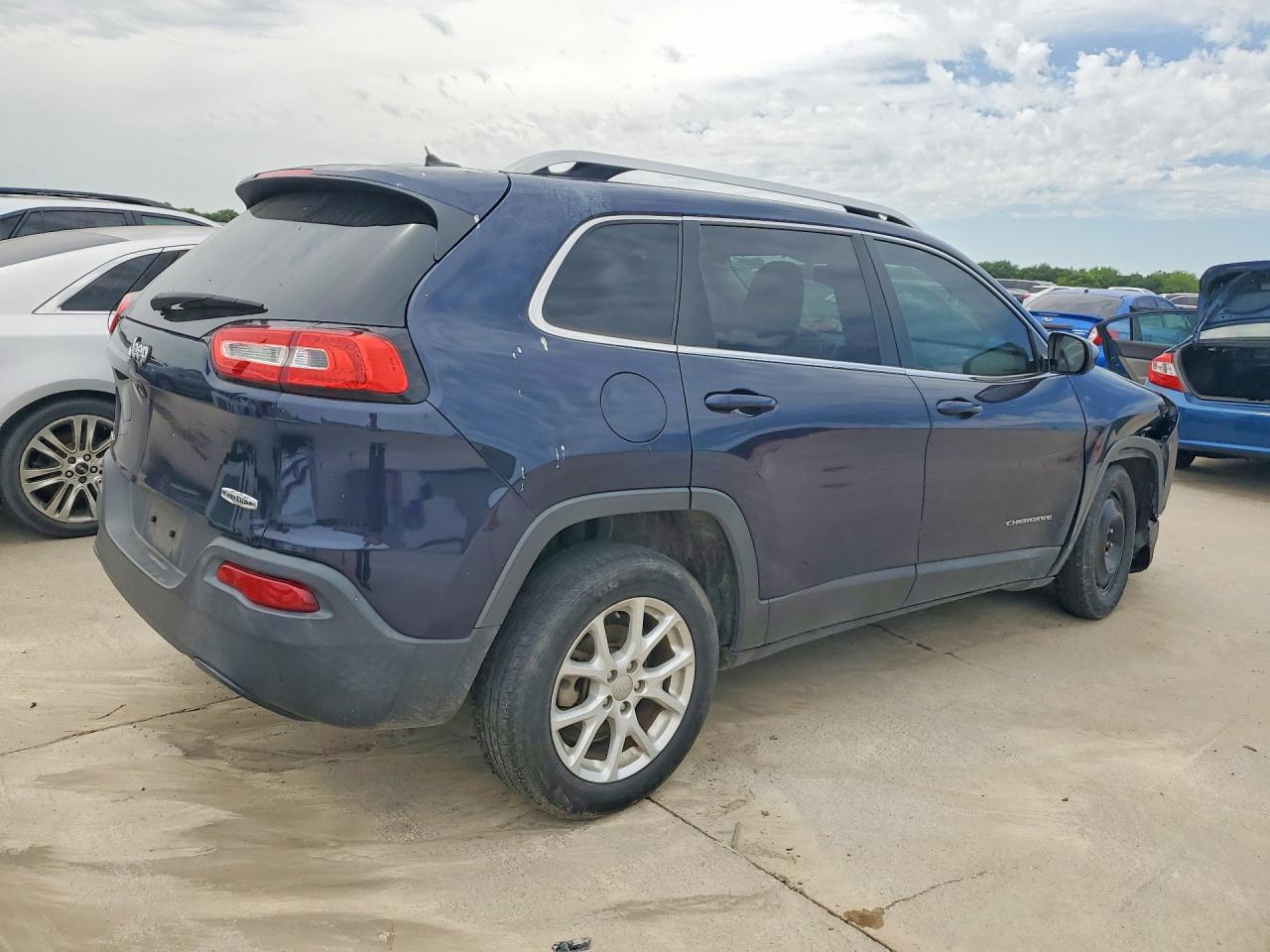 2015 JEEP CHEROKEE LATITUDE photo 5