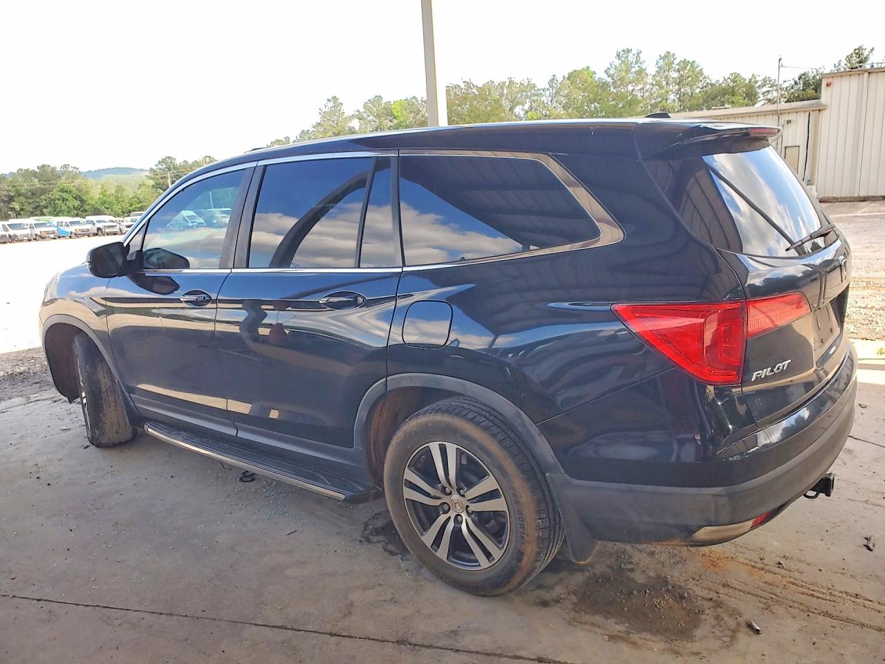 2016 HONDA PILOT EXL photo 3