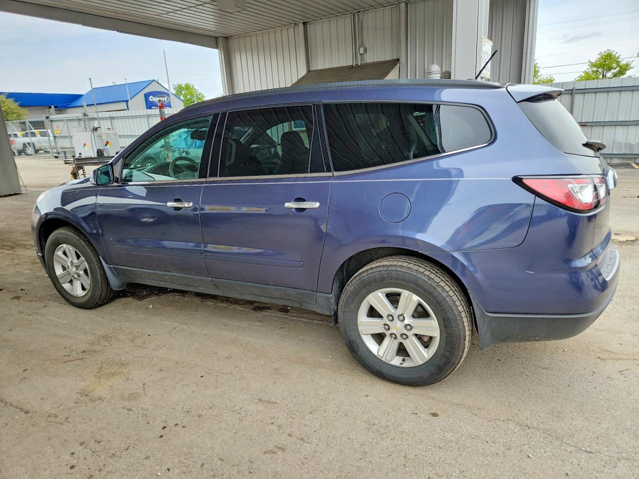 2014 CHEVROLET TRAVERSE LT photo 4