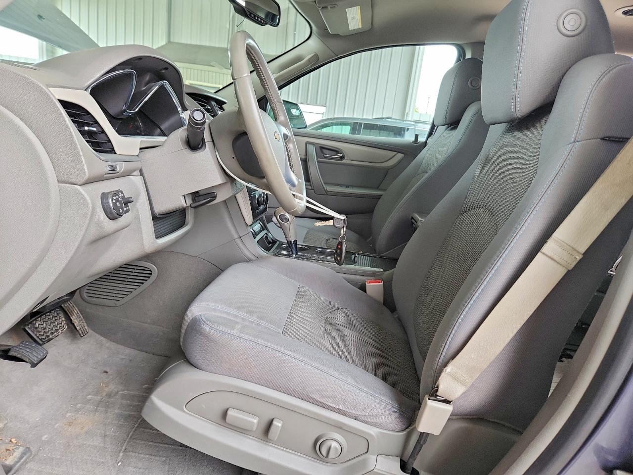 2014 CHEVROLET TRAVERSE LT photo 19