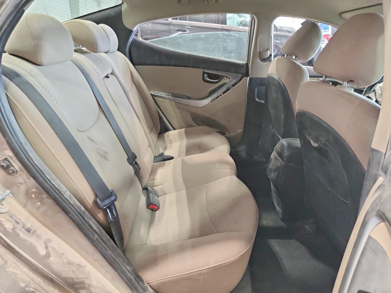 2015 HYUNDAI ELANTRA SE photo 19