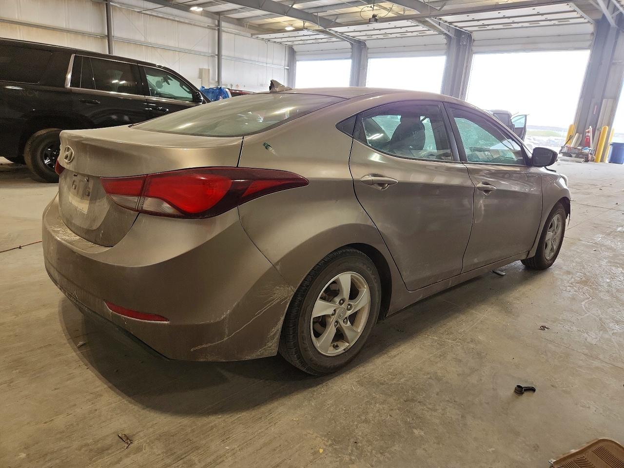 2015 HYUNDAI ELANTRA SE photo 5