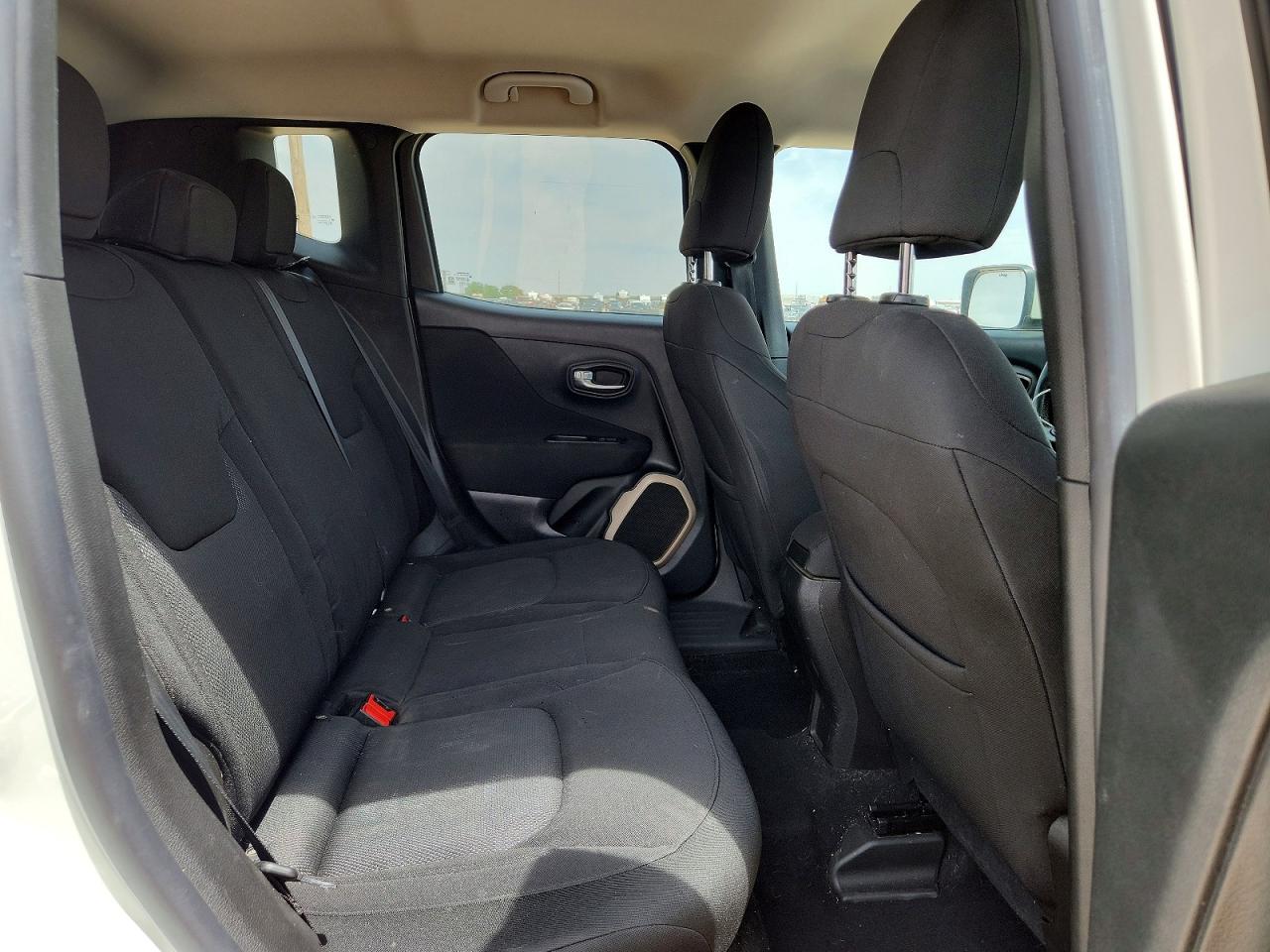 2017 JEEP RENEGADE LATITUDE photo 31