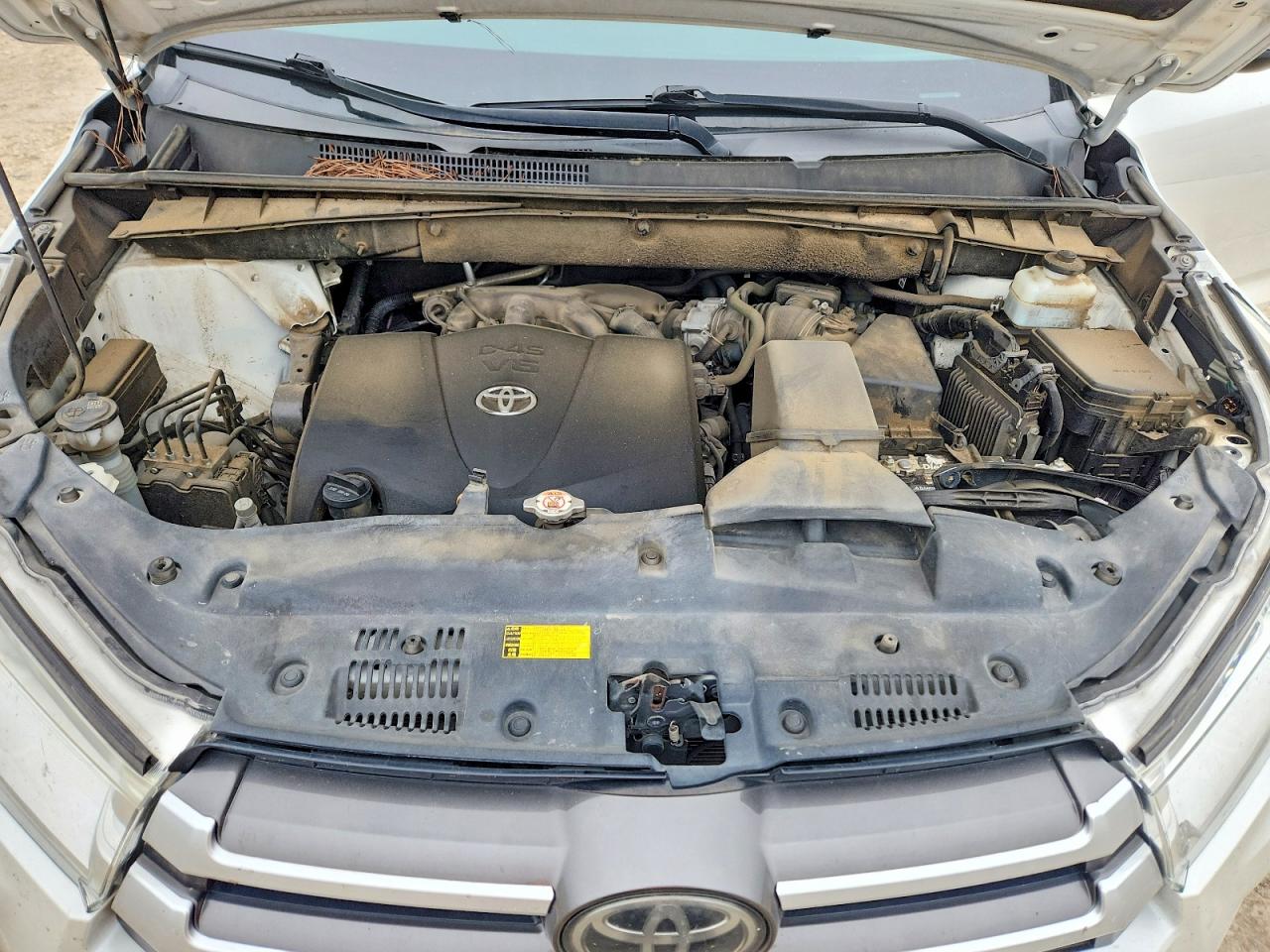 2019 TOYOTA HIGHLANDER LE photo 34