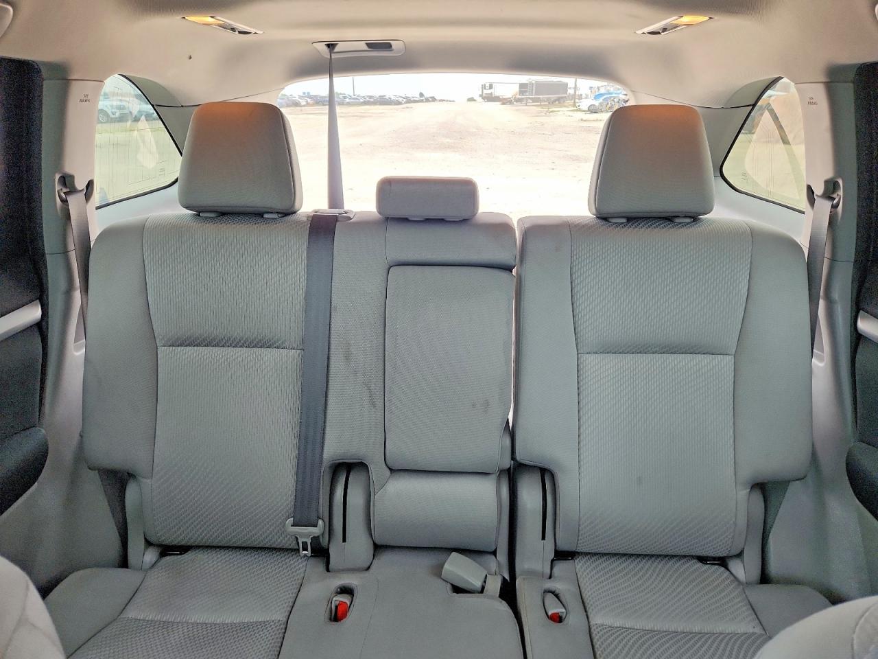 2019 TOYOTA HIGHLANDER LE photo 28