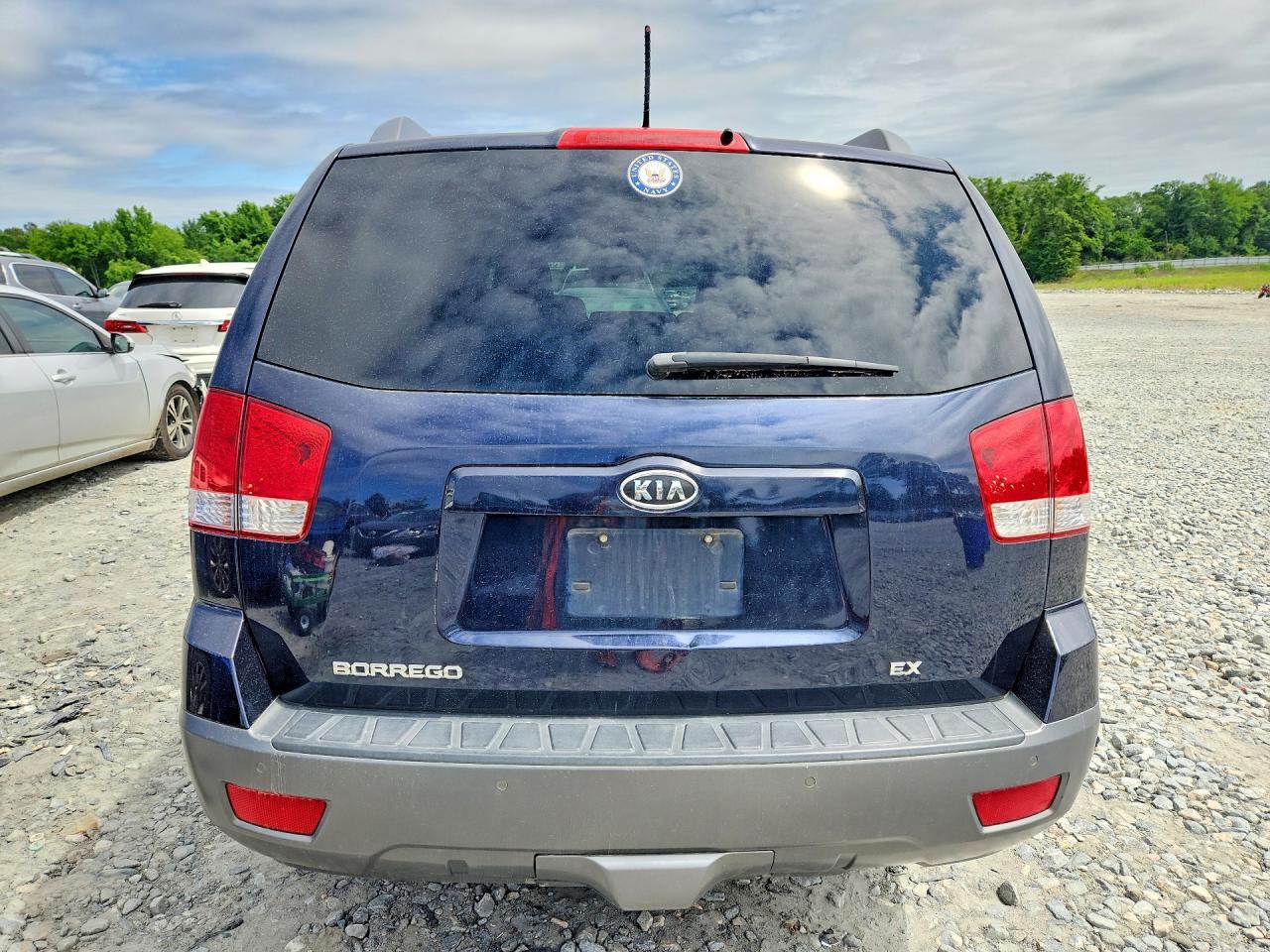 2009 KIA BORREGO LX photo 6