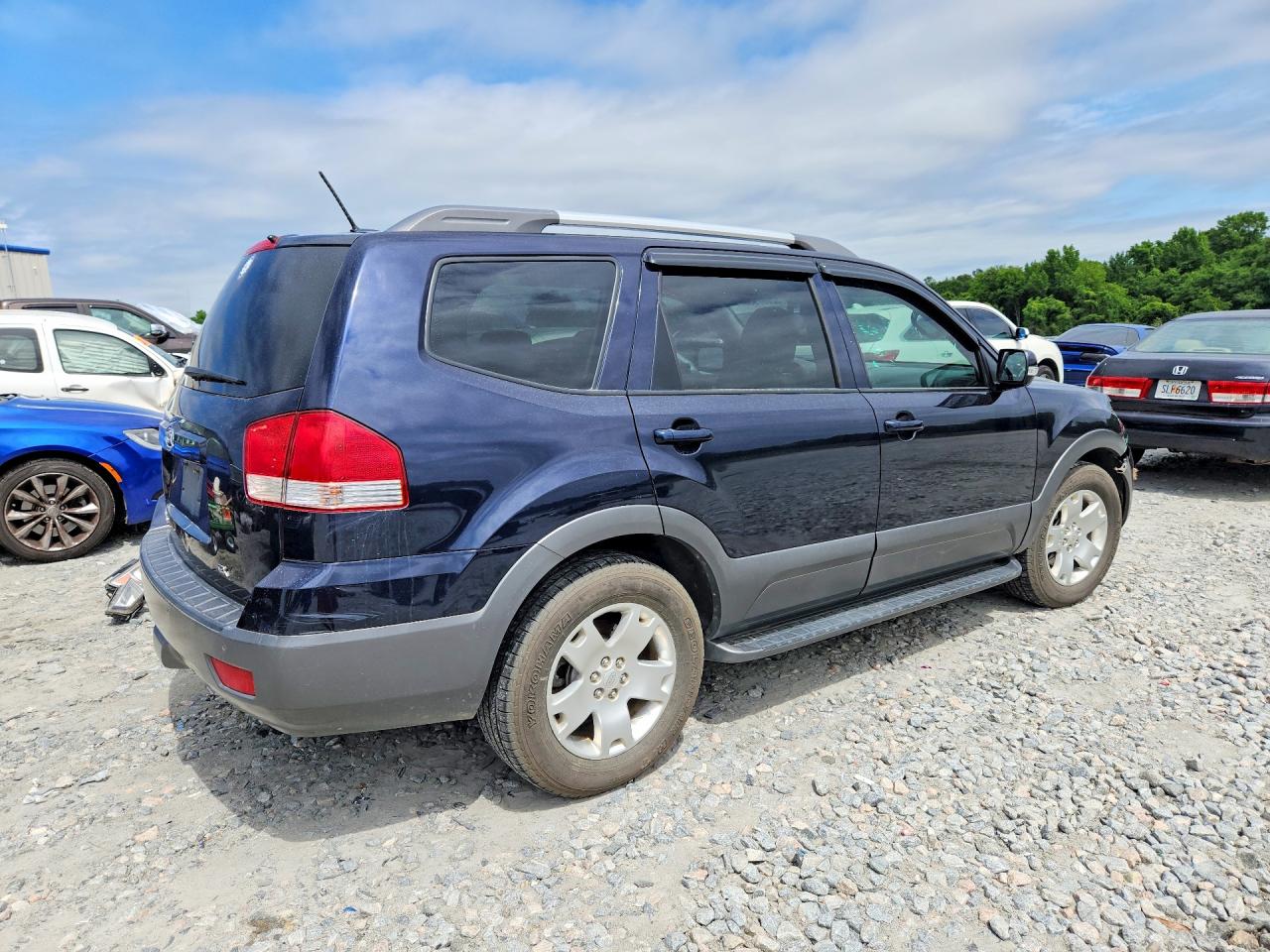2009 KIA BORREGO LX photo 3