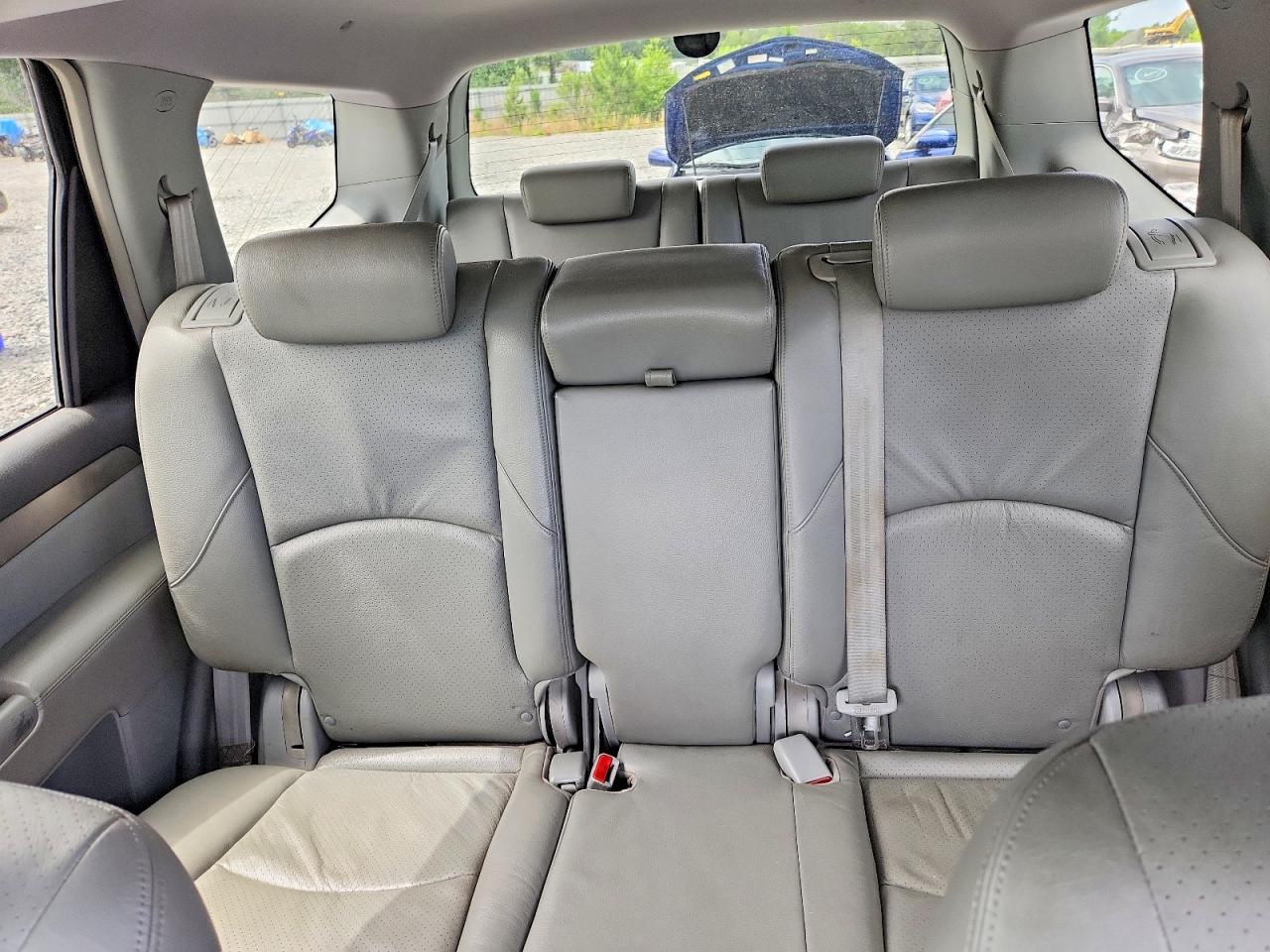 2009 KIA BORREGO LX photo 10