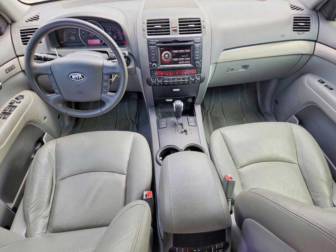 2009 KIA BORREGO LX photo 8