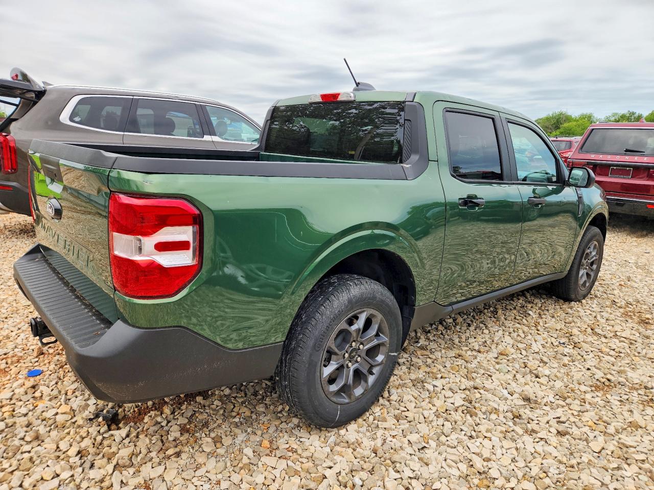 2025 FORD MAVERICK XLT photo 3