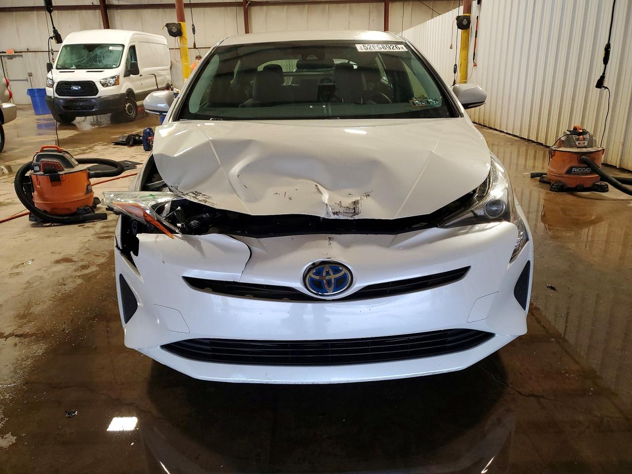 2017 TOYOTA PRIUS THREE photo 13