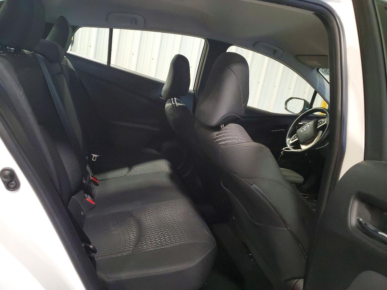 2017 TOYOTA PRIUS THREE photo 28