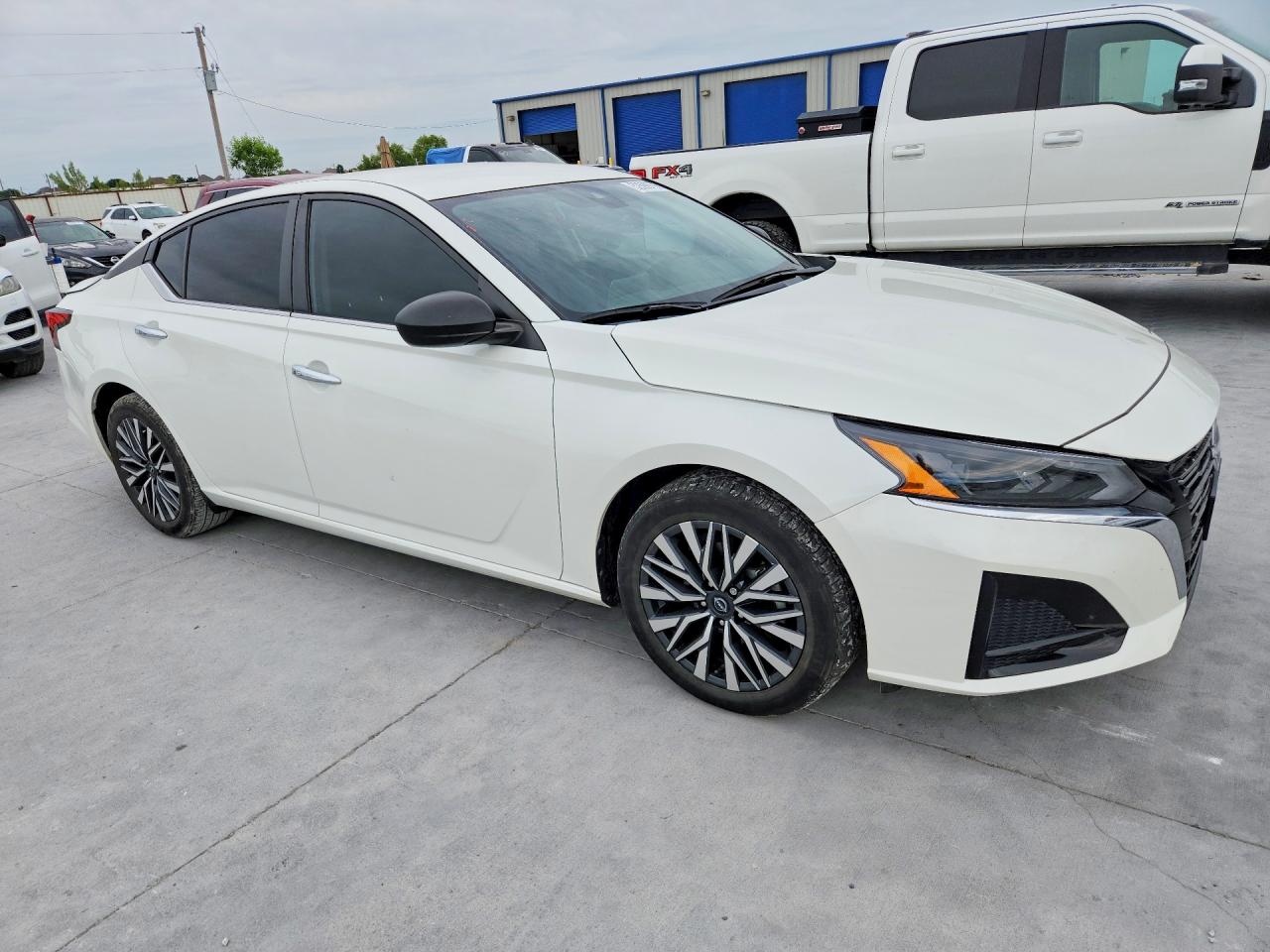 2024 NISSAN ALTIMA SV photo 4