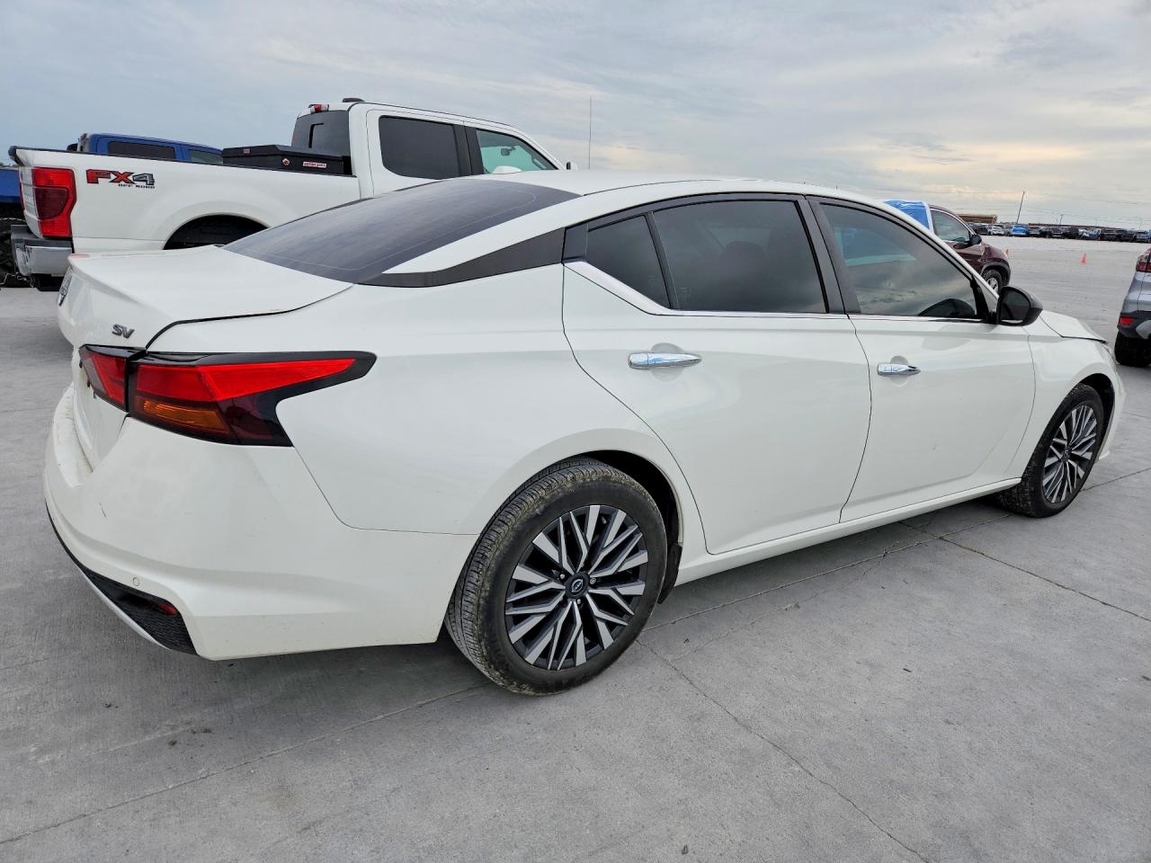 2024 NISSAN ALTIMA SV photo 3