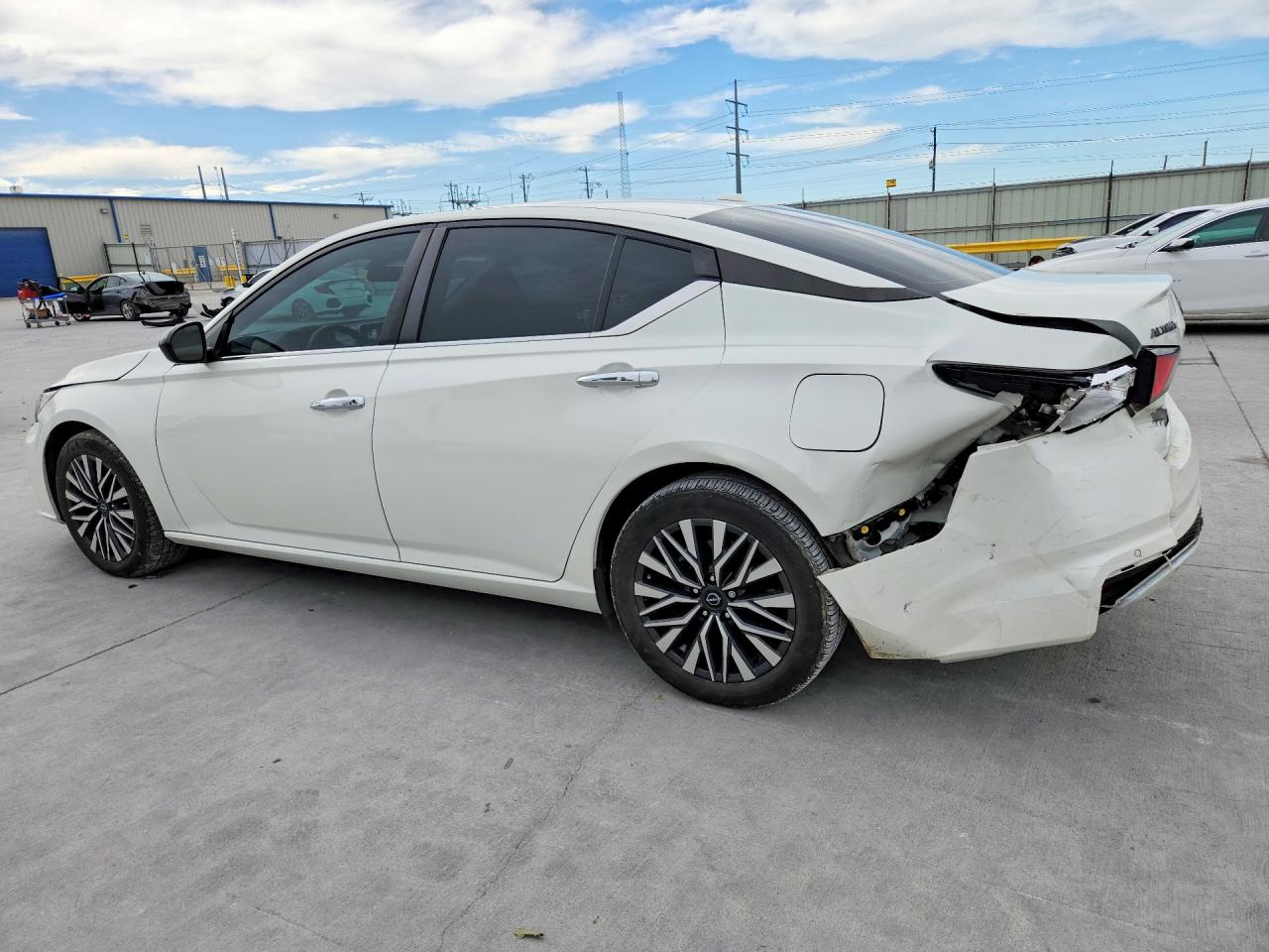 2024 NISSAN ALTIMA SV photo 2